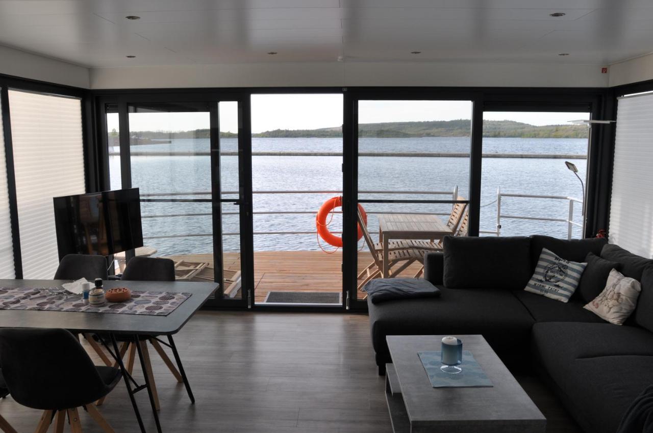 Hausboote Marina Braunsbedra Villa Exterior photo